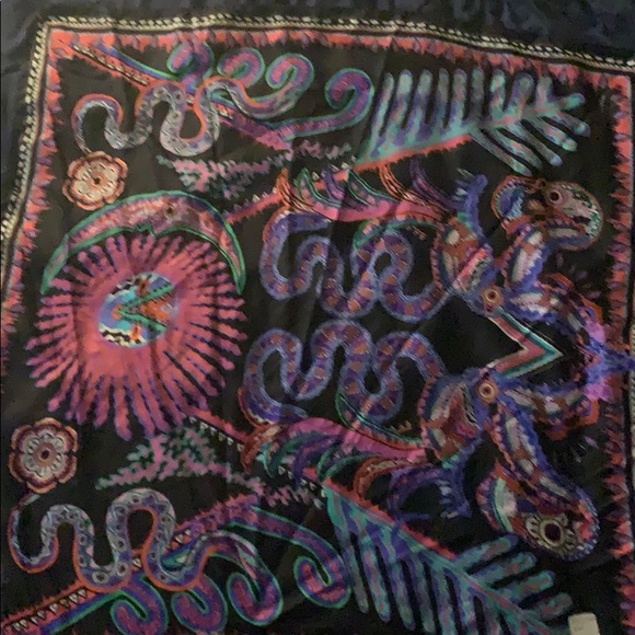 Roberto Cavalli scarf - Picture 9 of 11